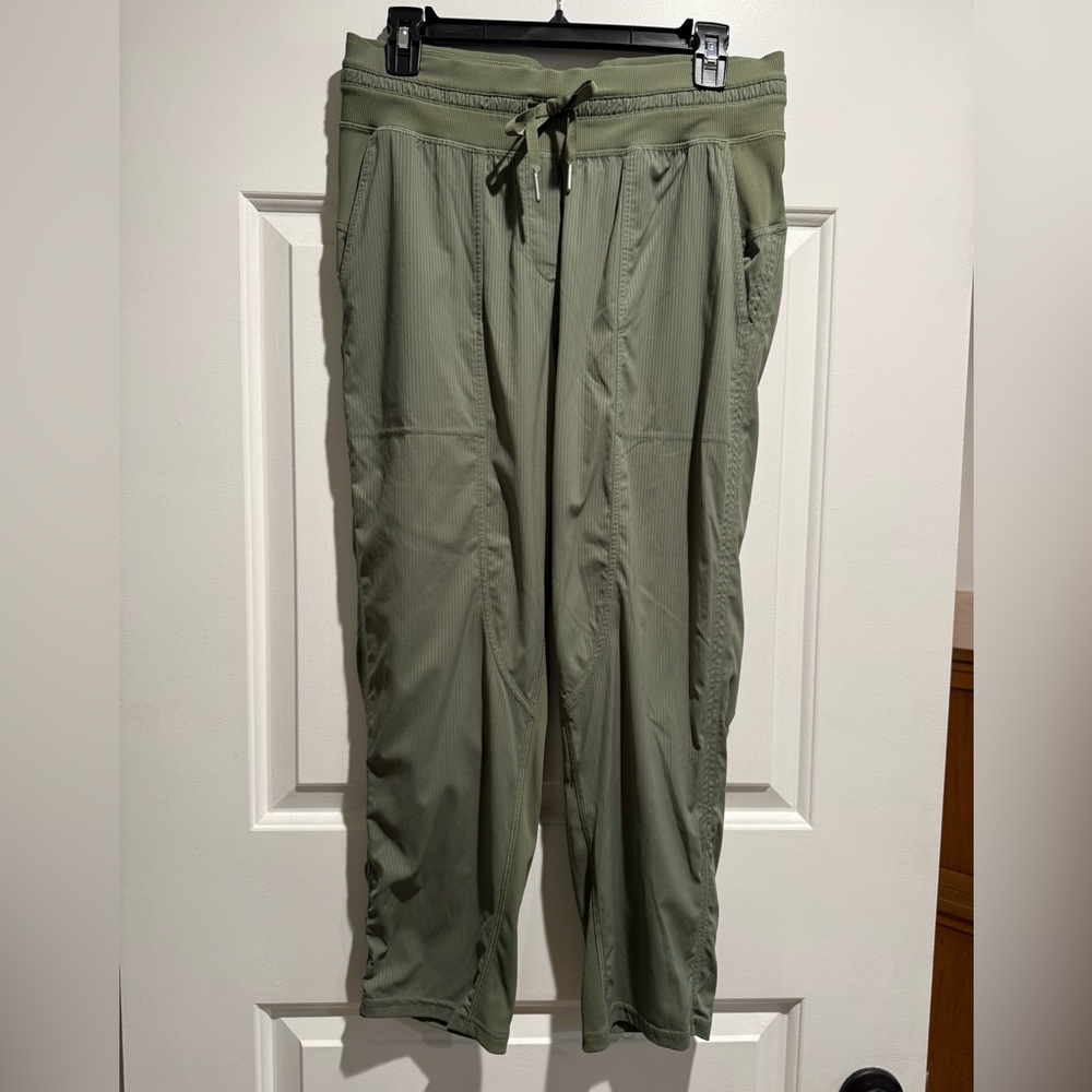 Lululemon Athletica Sage Green Ankle Pants